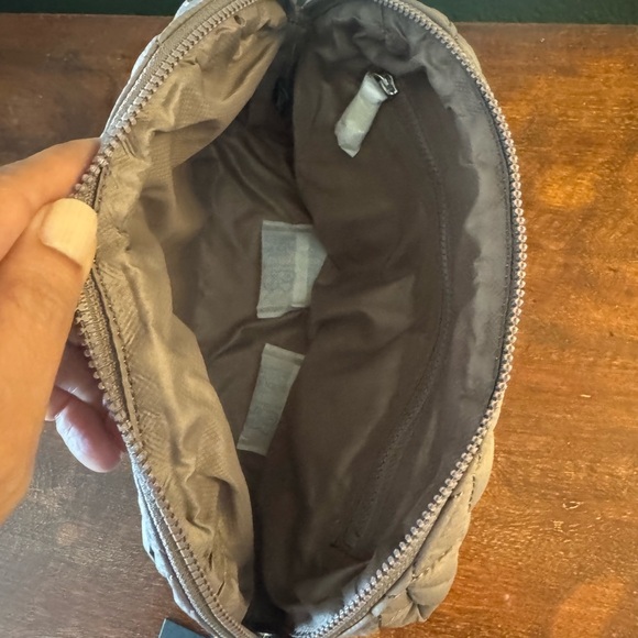 MZ Wallace Mauve Mica Cosmetic pouch NWT - Picture 4 of 4